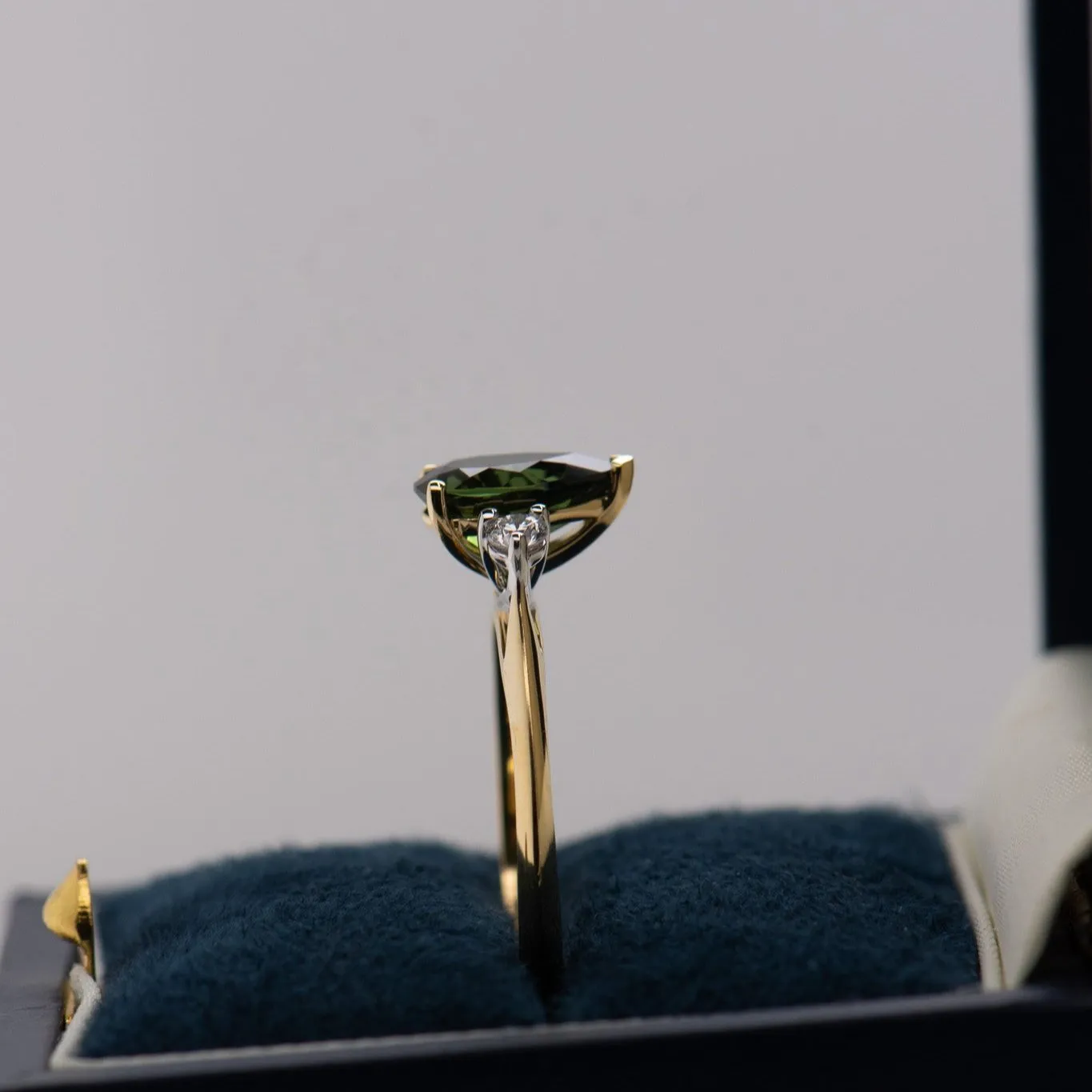 Endota Pear | Green Pear Cut Australia Sapphire and Diamonds | R2W