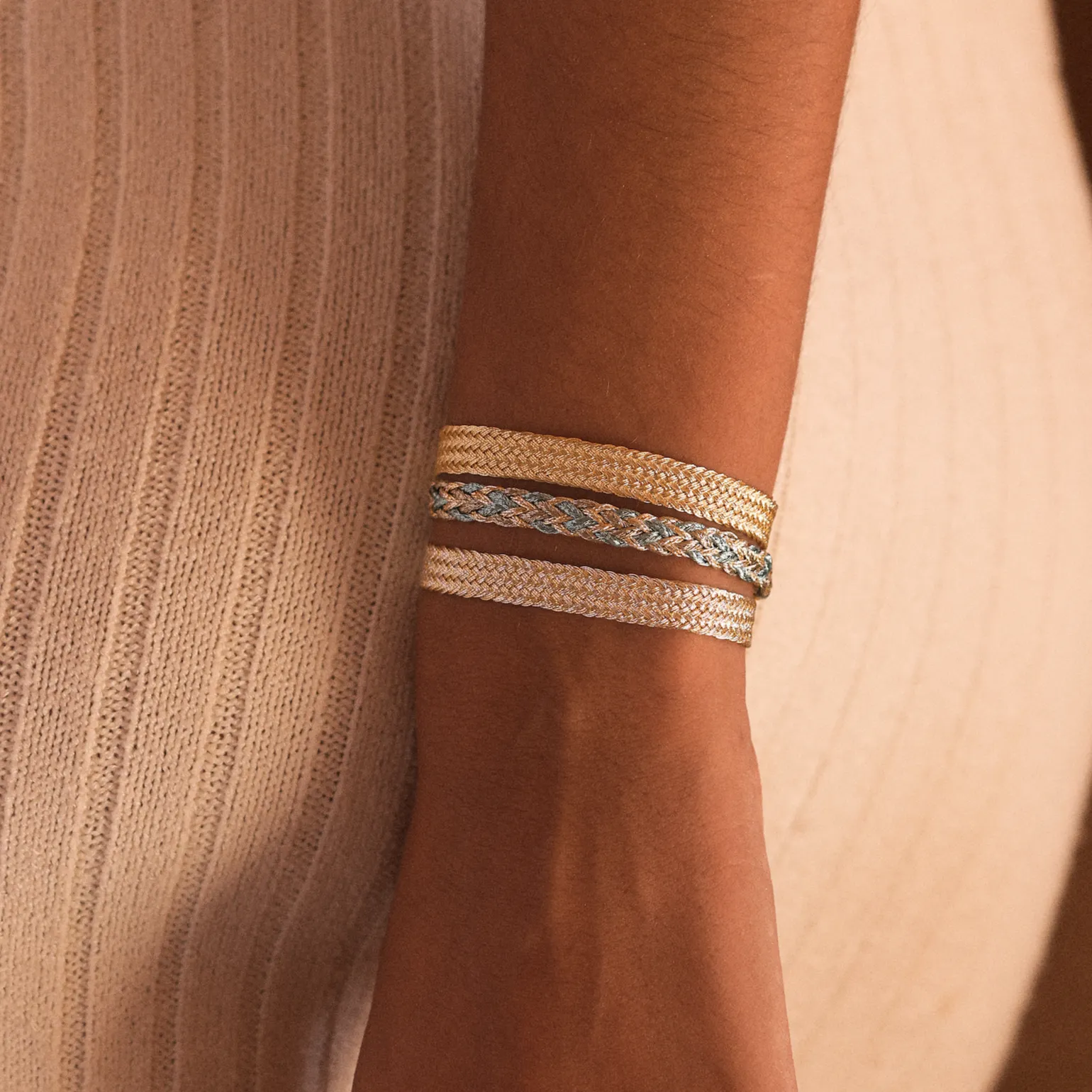 Zyn n°2 Bracelet in Gold & Silver Sky Blue